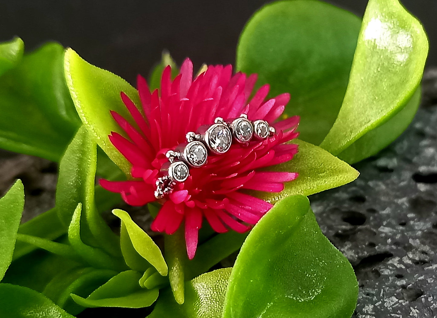 Media luna con abalorios - titanio grado implante ASTM F-136