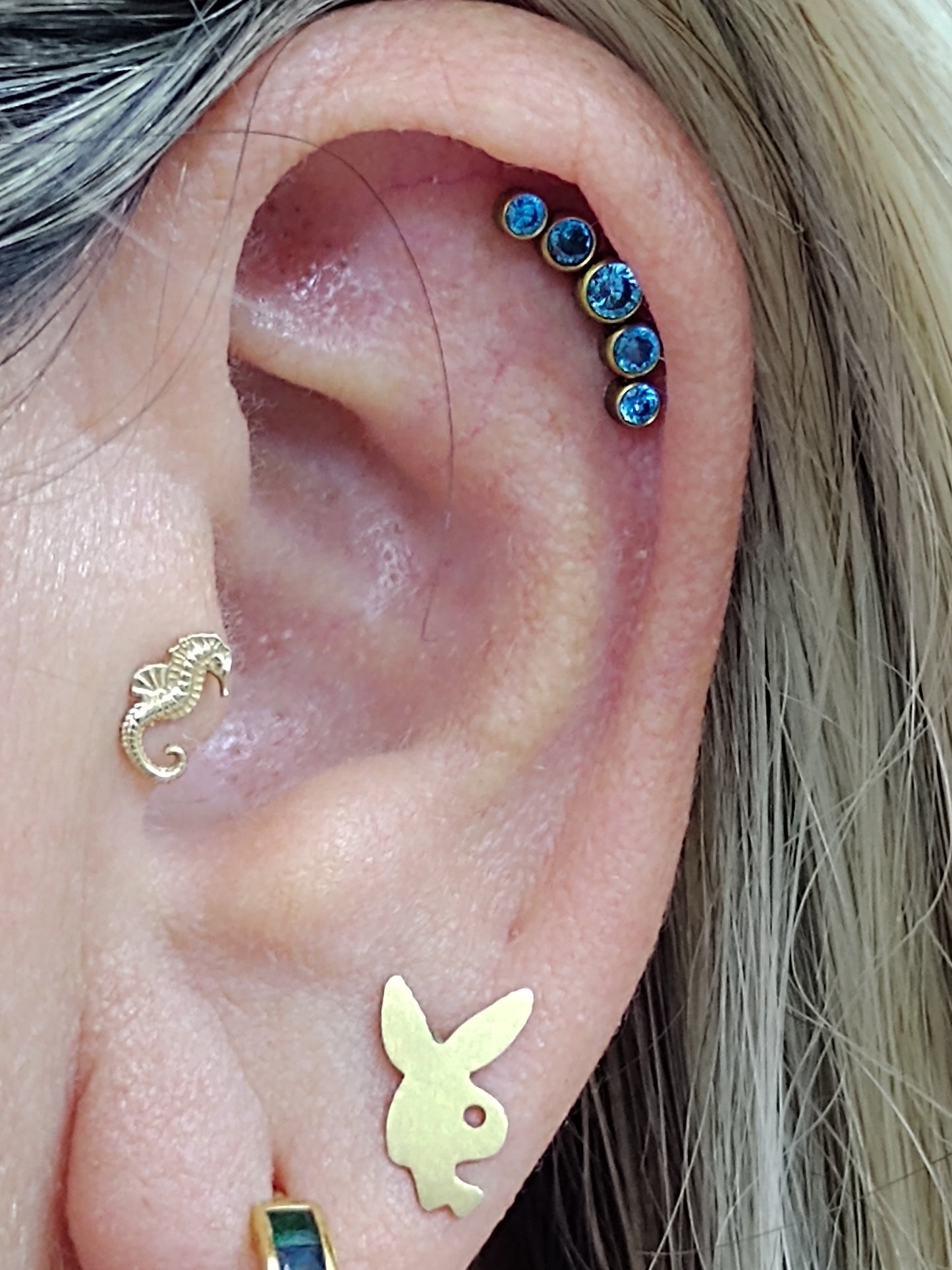 Media luna 5 cristales Azul - titanio grado implante ASTM F-136