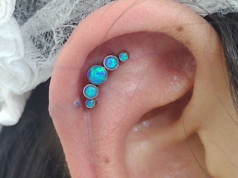 Media luna 5 cristales Ópalo Azul - titanio grado implante ASTM F-136