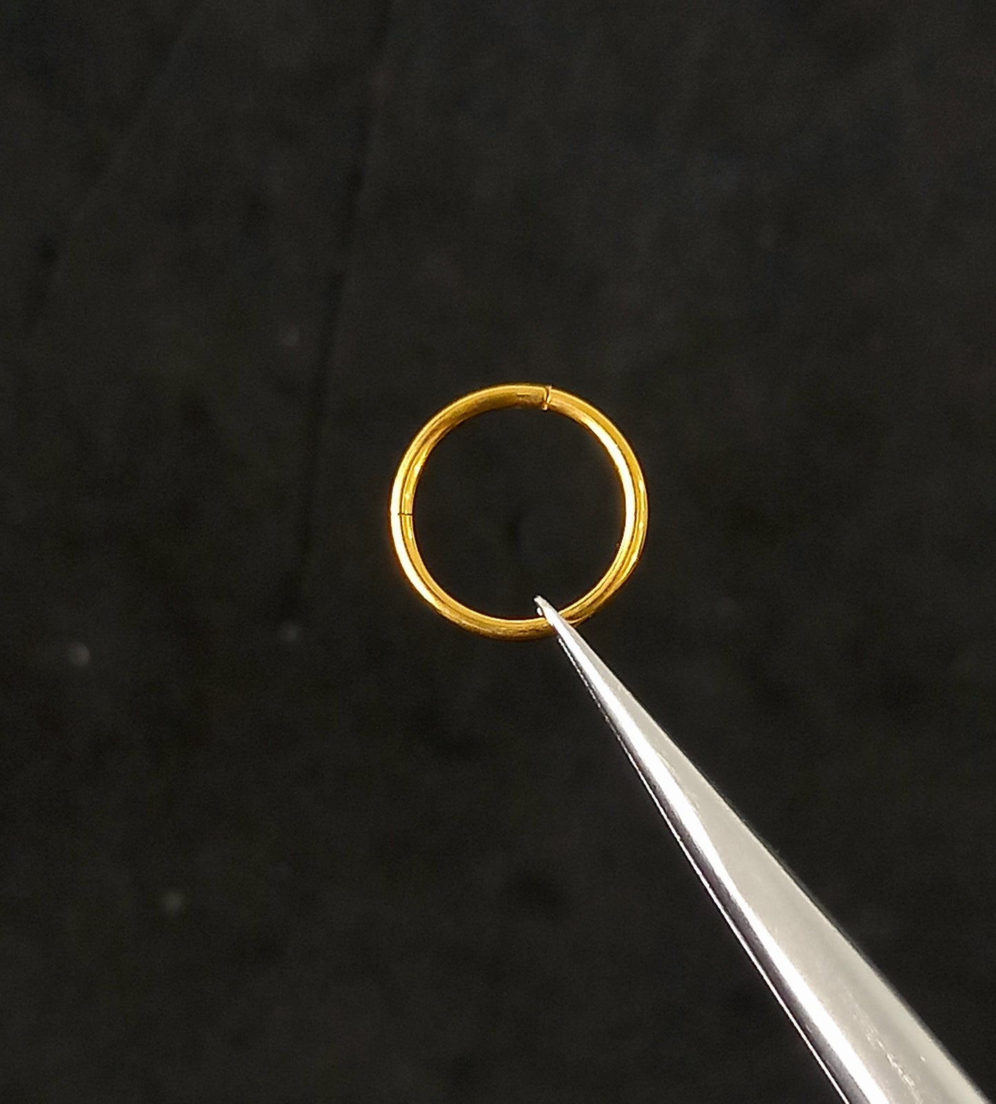 Titanio grado implante. Clicker Lisa PVD Oro 24kt