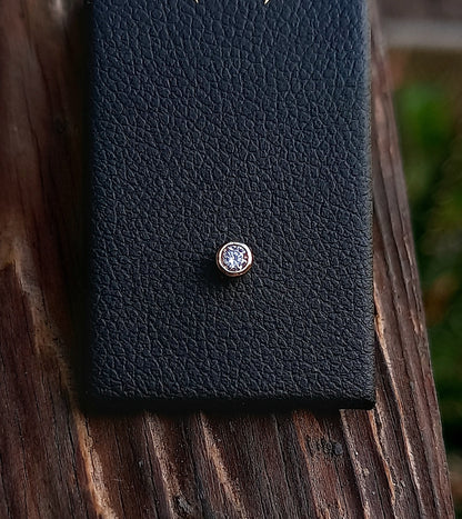 Oro 14k. Diamante 2mm