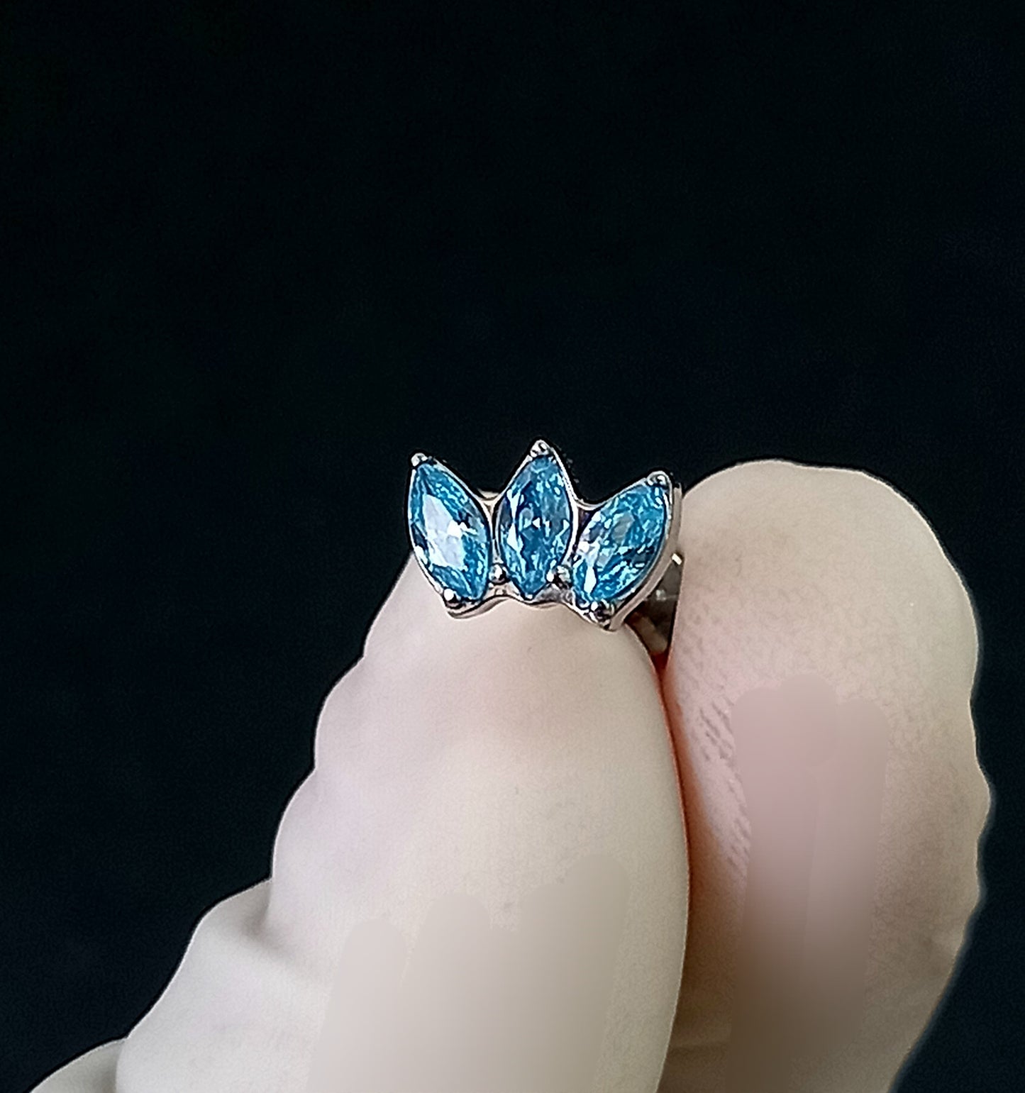 Titanio grado implante. Marquesa Topacio azul