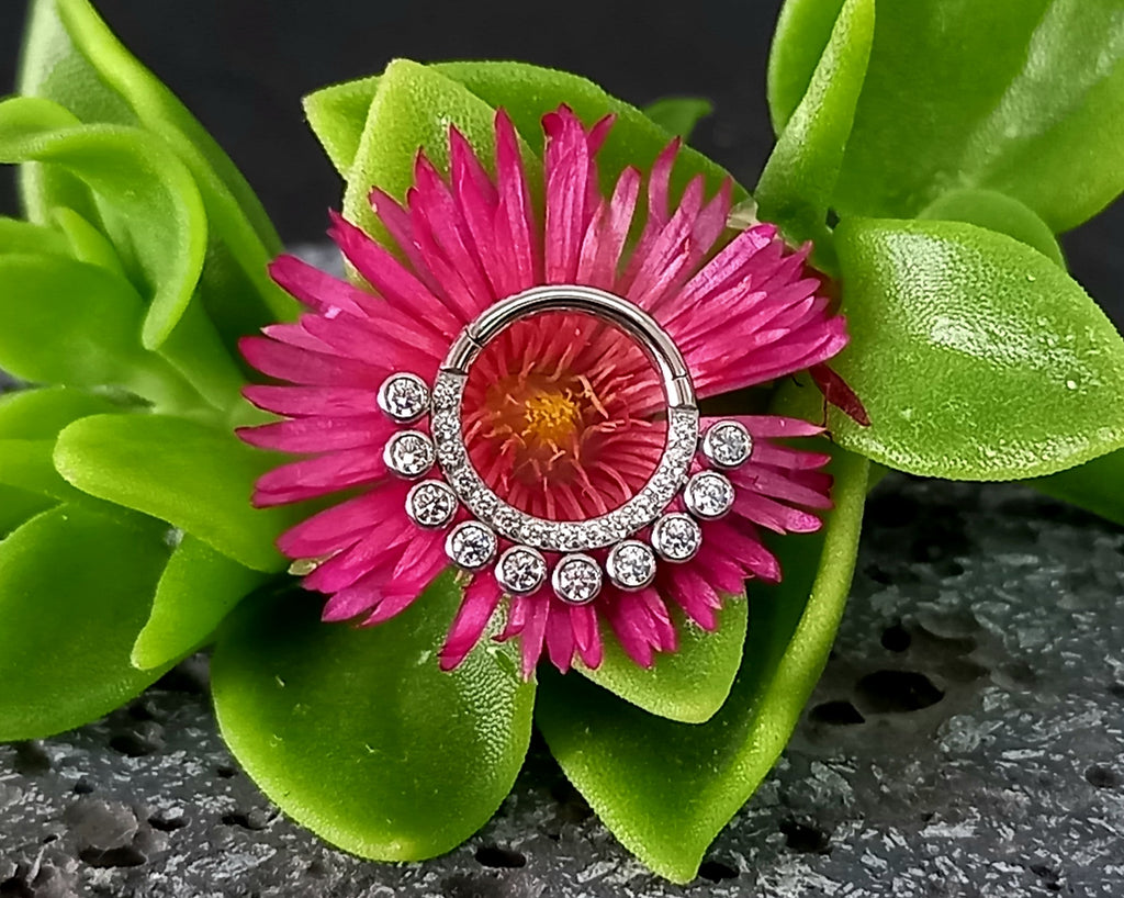 Argolla clicker zircón y cuentas