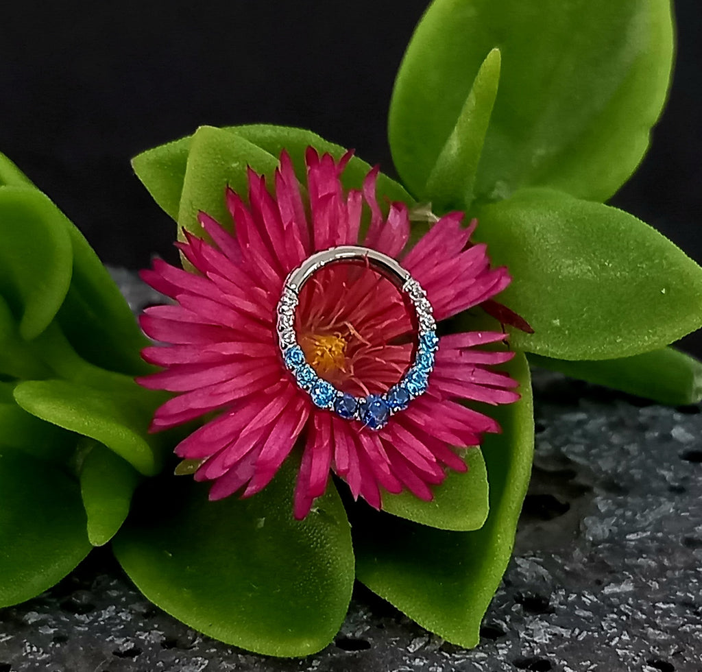 Argolla clicker zircones azules en degrade