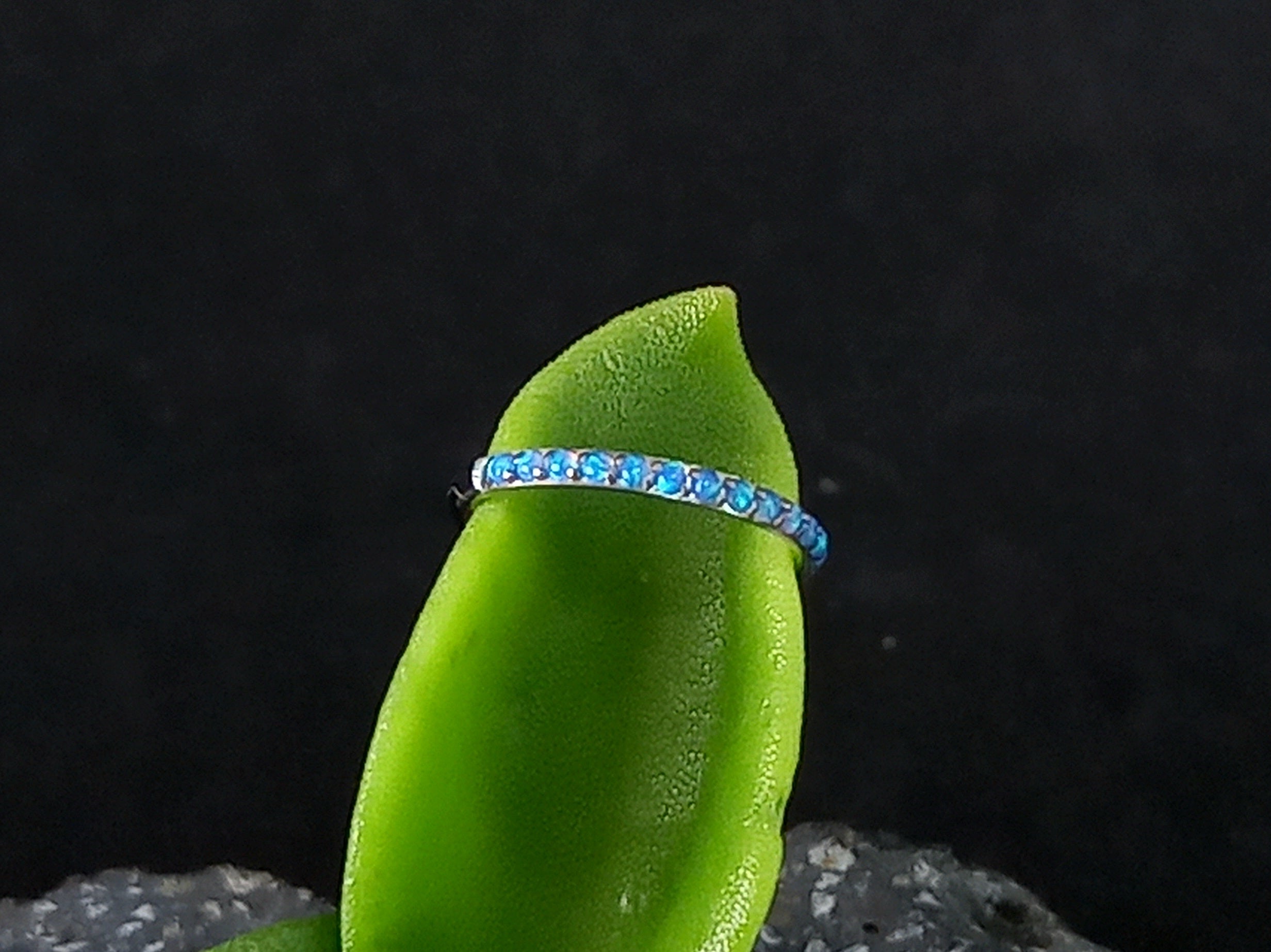 Argolla clicker ópalo lateral azul