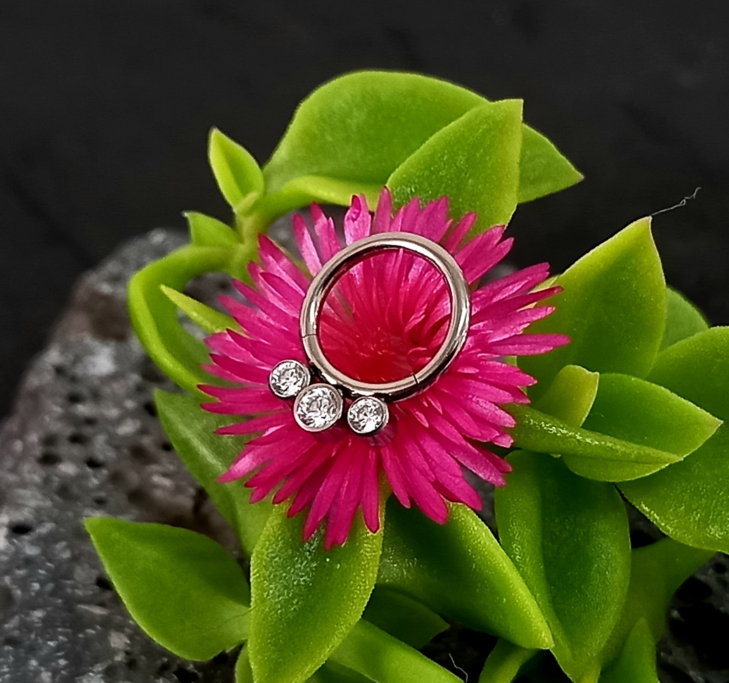 Argolla clicker con 3 cristal Swarovski