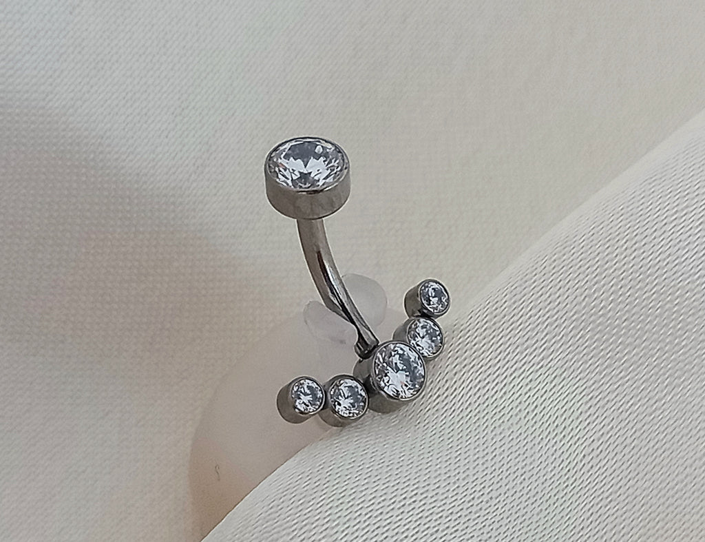 Navel media luna clear