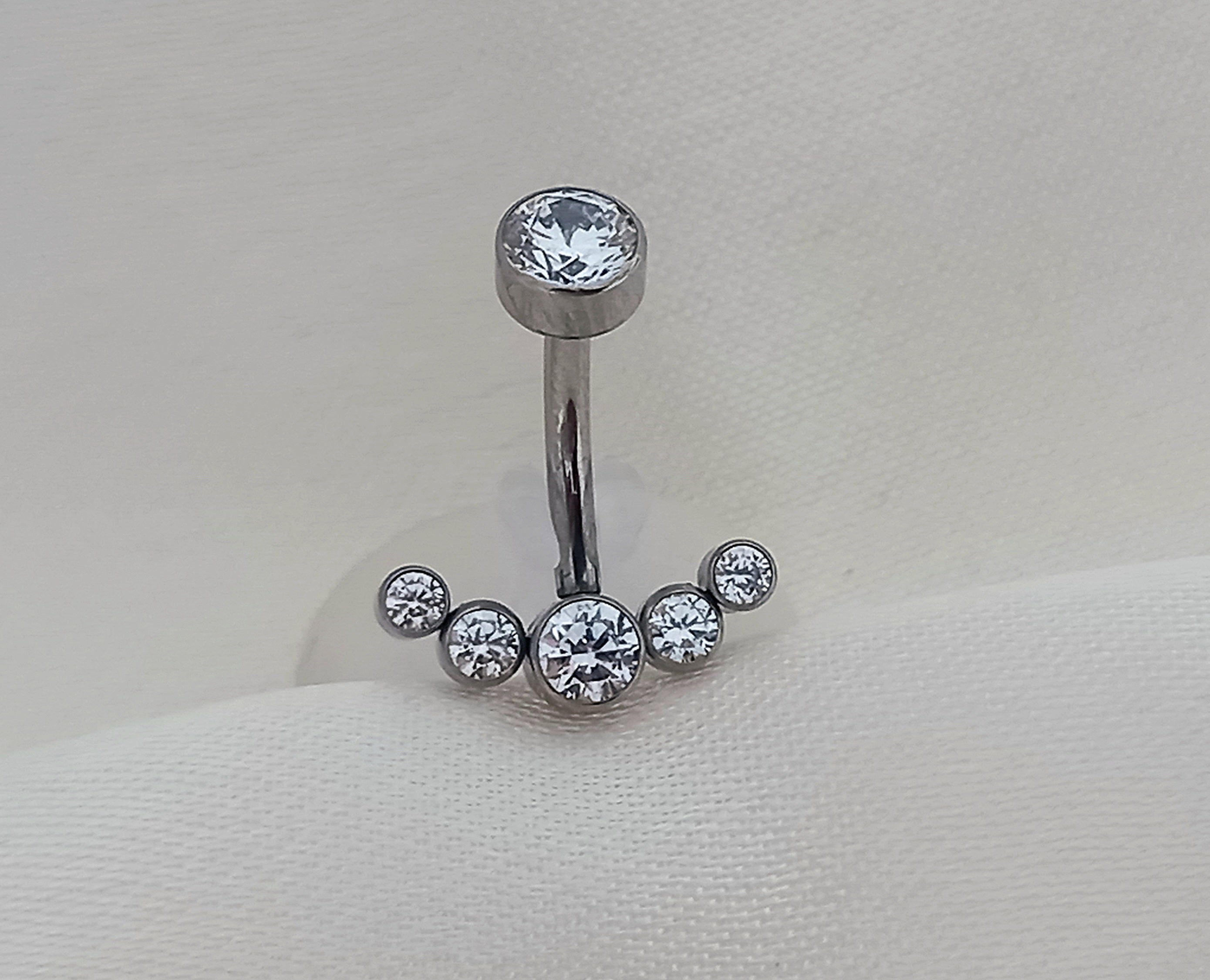 Navel media luna clear