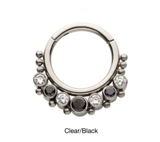 Argolla clicker 7 racimos piedra negra y clear