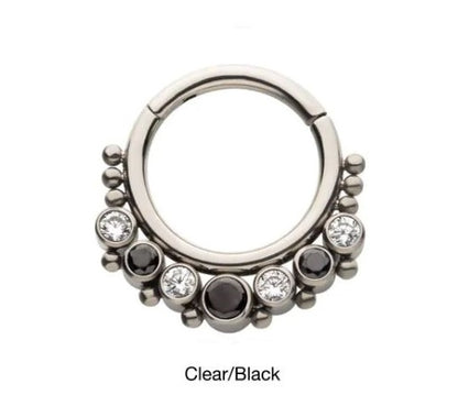 Argolla clicker 7 racimos piedra negra y clear