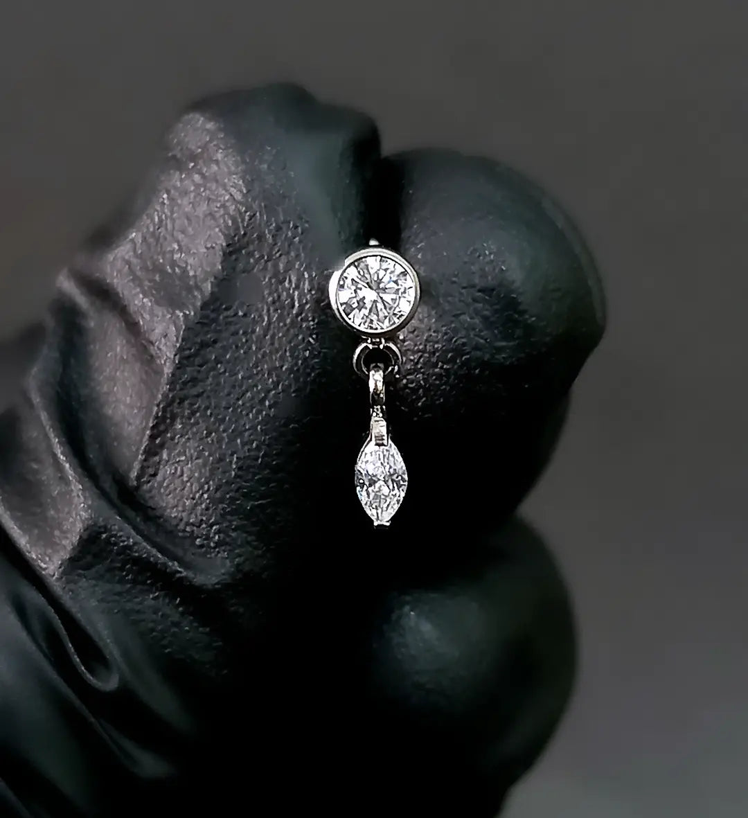 Brillo con colgante clear - titanio grado implante ASTM F-136