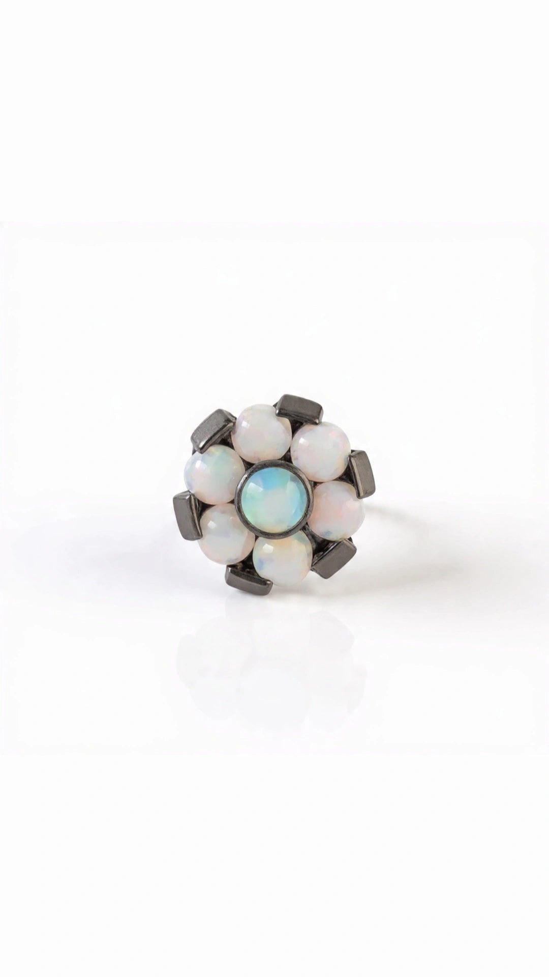 Flor ópalo blanco  5 mm - titanio grado implante ASTM F-136