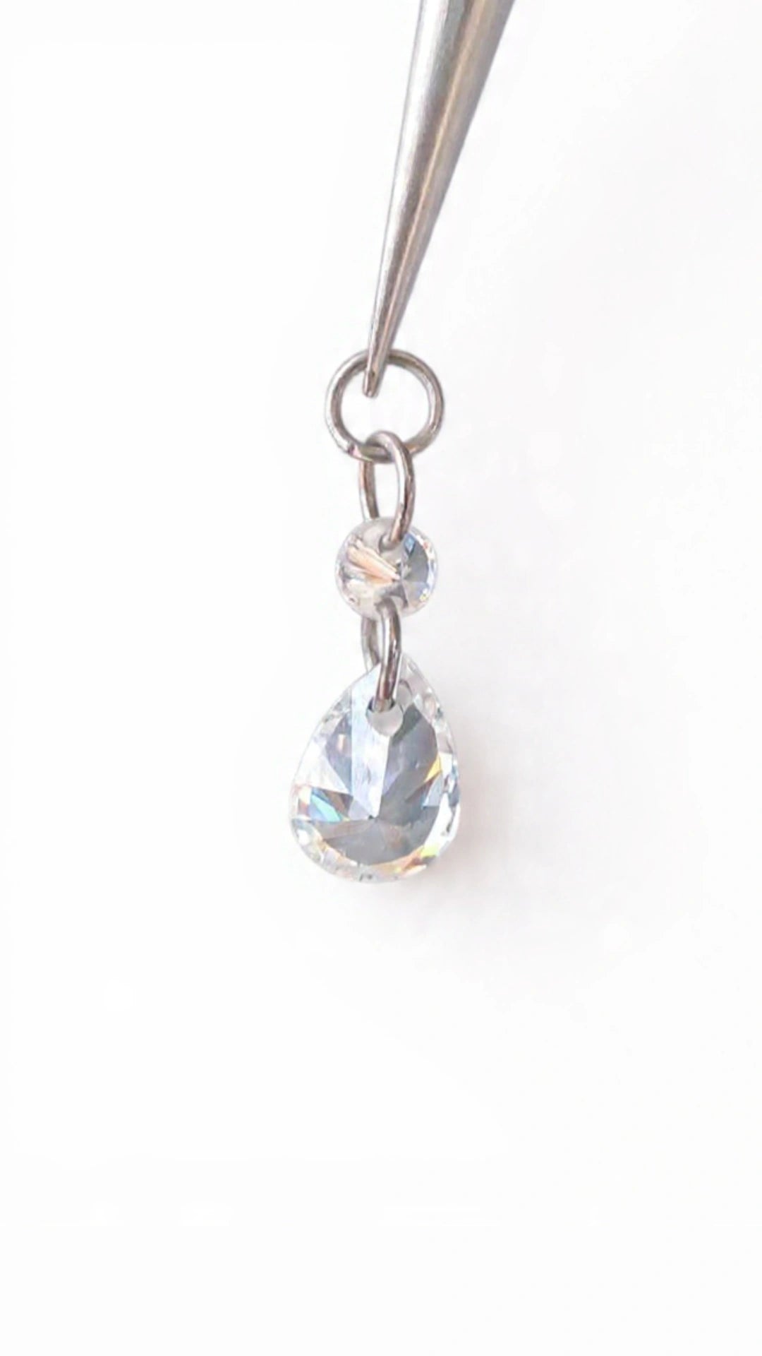 Charms - gota con brillo en titanio grado implante