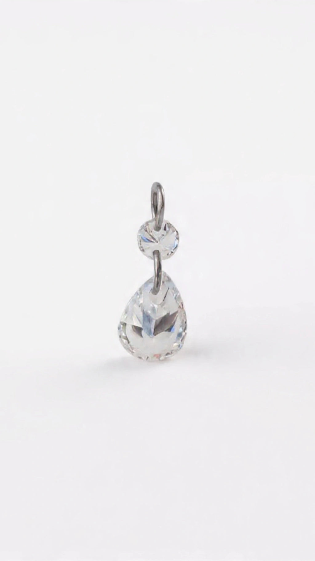 Charms - gota con brillo en titanio grado implante