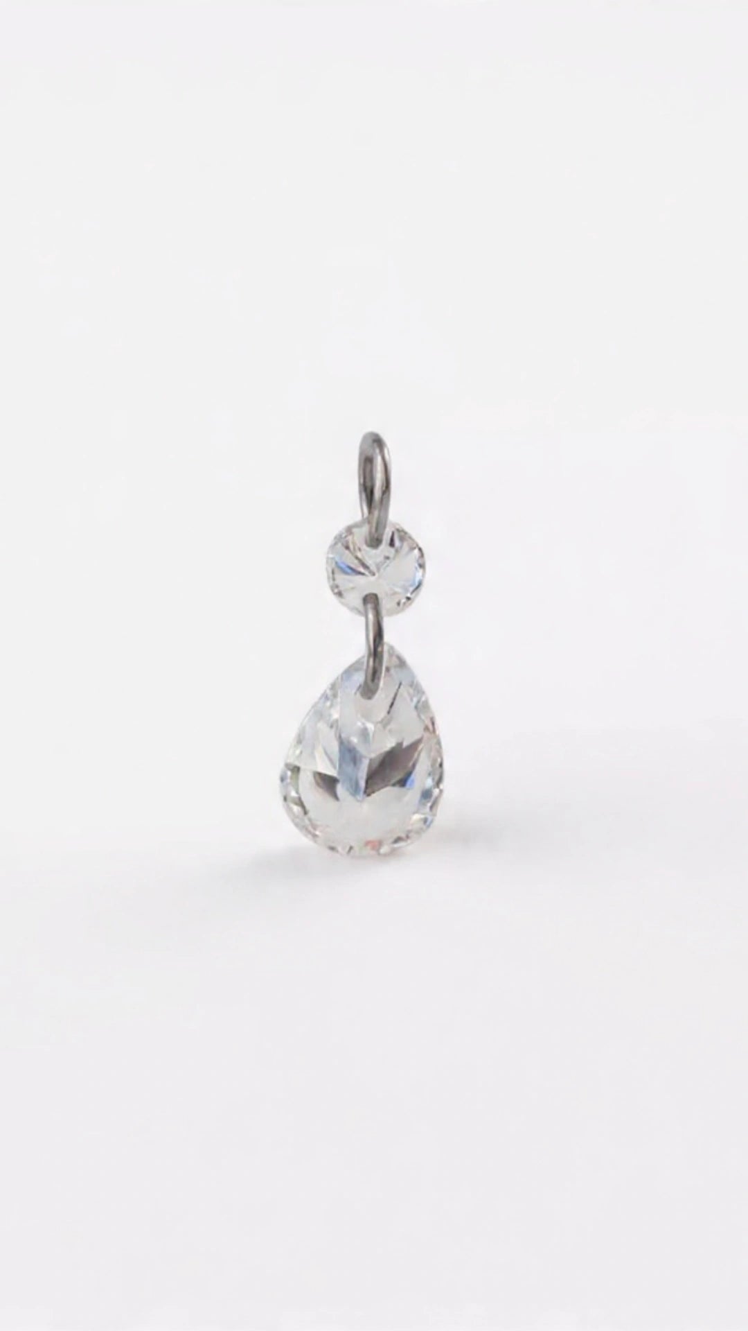 Charms - gota con brillo en titanio grado implante