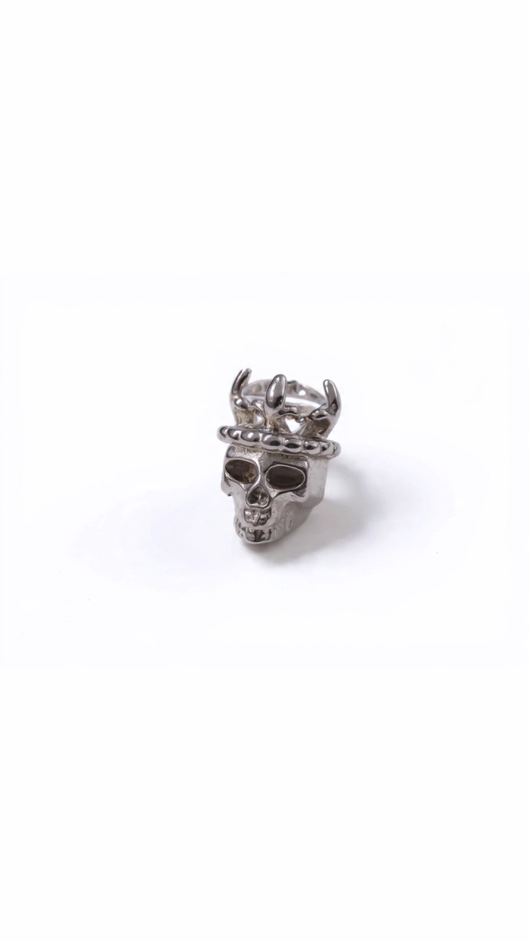 Calavera con corona - titanio grado implante ASTM F-136