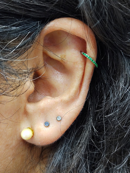 Argolla clicker con brillo lateral