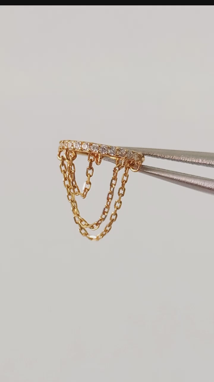 Oro 14k. Clicker brillos lateral con conjunto de tres cadenas colgantes